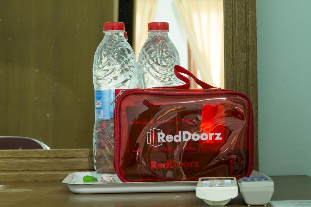 Reddoorz @ Karet Pedurenan 2 Jakarta Kültér fotó