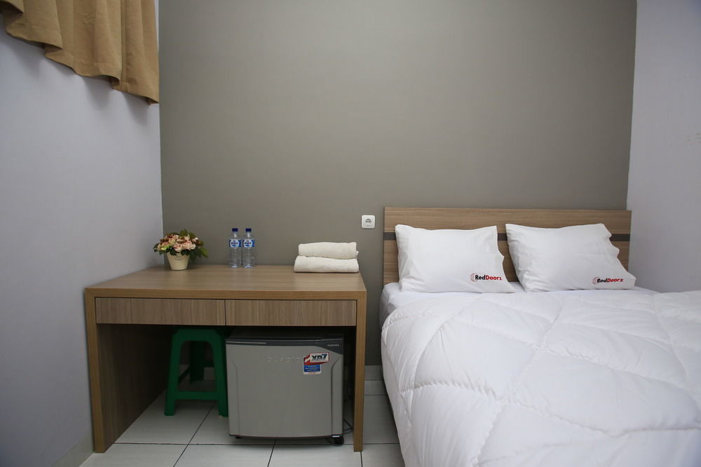 Reddoorz @ Karet Pedurenan 2 Jakarta Kültér fotó