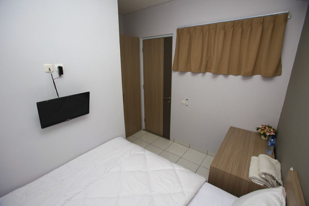 Reddoorz @ Karet Pedurenan 2 Jakarta Kültér fotó